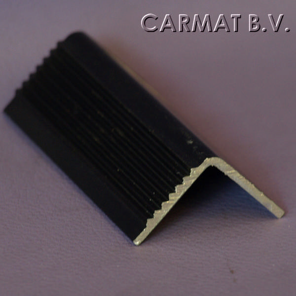 Alu traptredelijst hoek zwart 27MM per/2X5M (100-5%/300-10%)