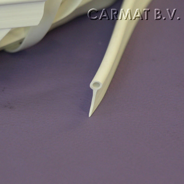 Bies PVC wit hol 4 mm afname per/100M