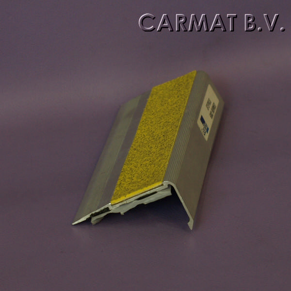 Sample Taraflex aluminium trapkant 70x35 mm hotmelt